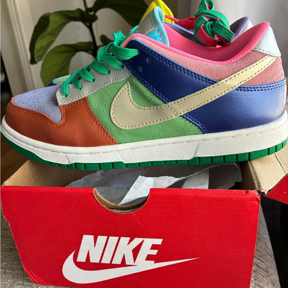Nike Low “Sunset Pulse” sneakers